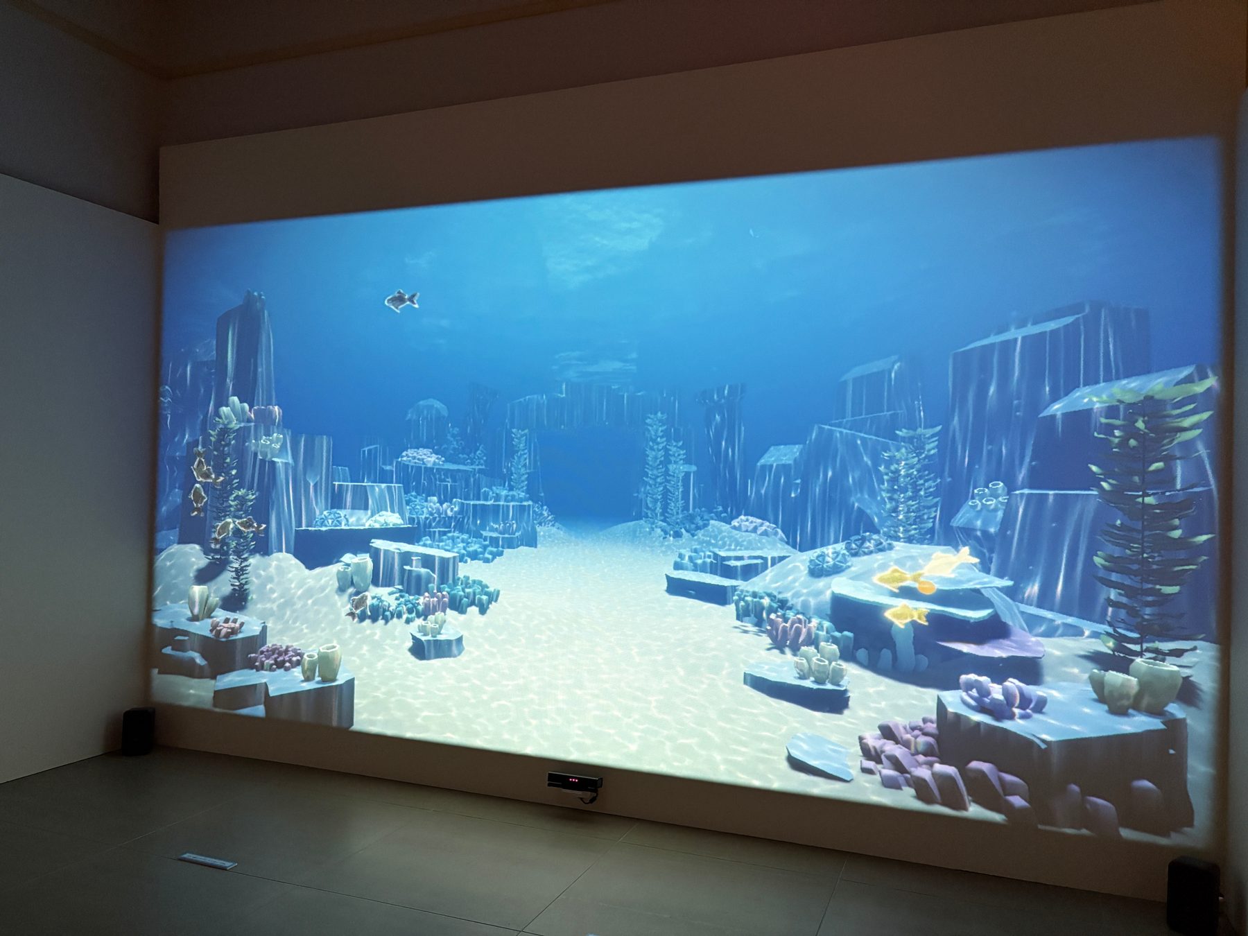 AQUARIAを体験する来場者の様子